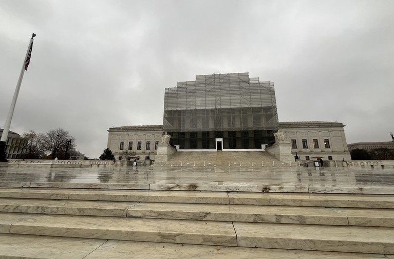 Supreme Court Blocks Trump’s National Guard Deployment to Chicago